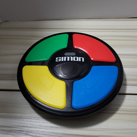 Simon Says Memory Electronic Board Game - Tested & Working Good Condition - Picture 1 of 4